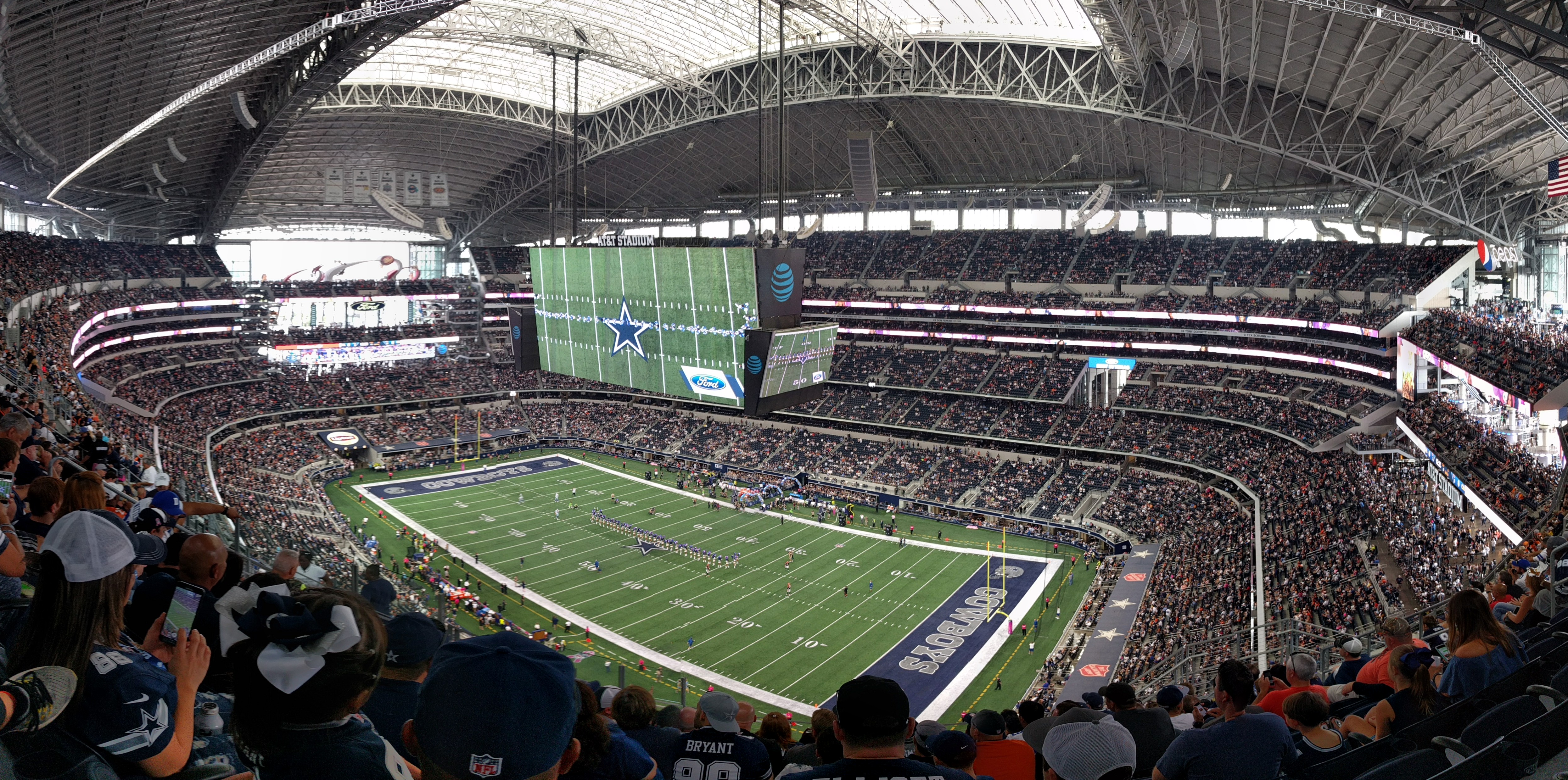 Interior view of AT&T Stadium in Arlington before a football match